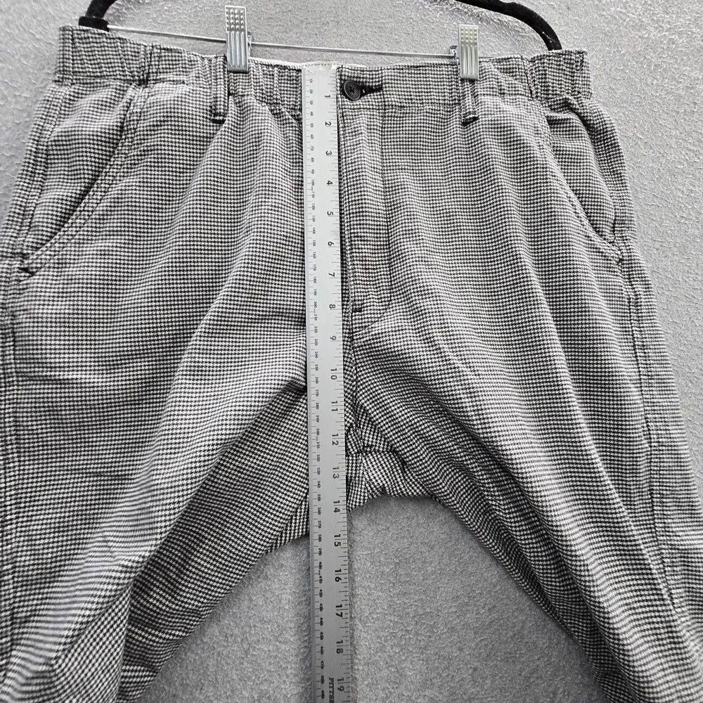 Levi's Men Pants L/G Black Check Chino Button Relaxed Logo
